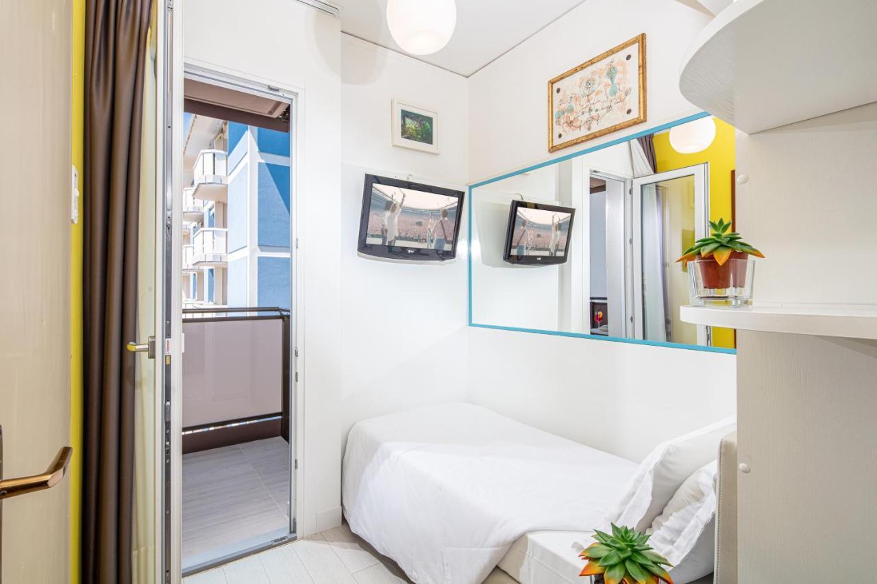 Hotel Alexander Bibione Eksteriør bilde