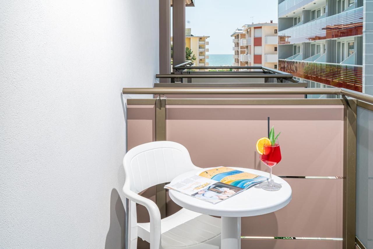 Hotel Alexander Bibione Eksteriør bilde